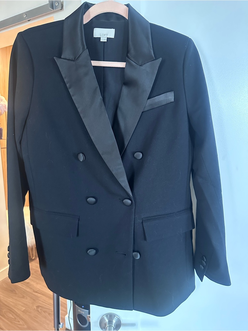 LOFT Tuxedo Blazer Size 2 – Satin Lapel Double Breasted – Excellent Condition ⚫
